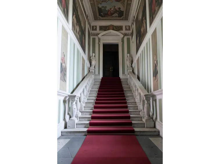 La scala d’ingresso di Palazzo Patrizi